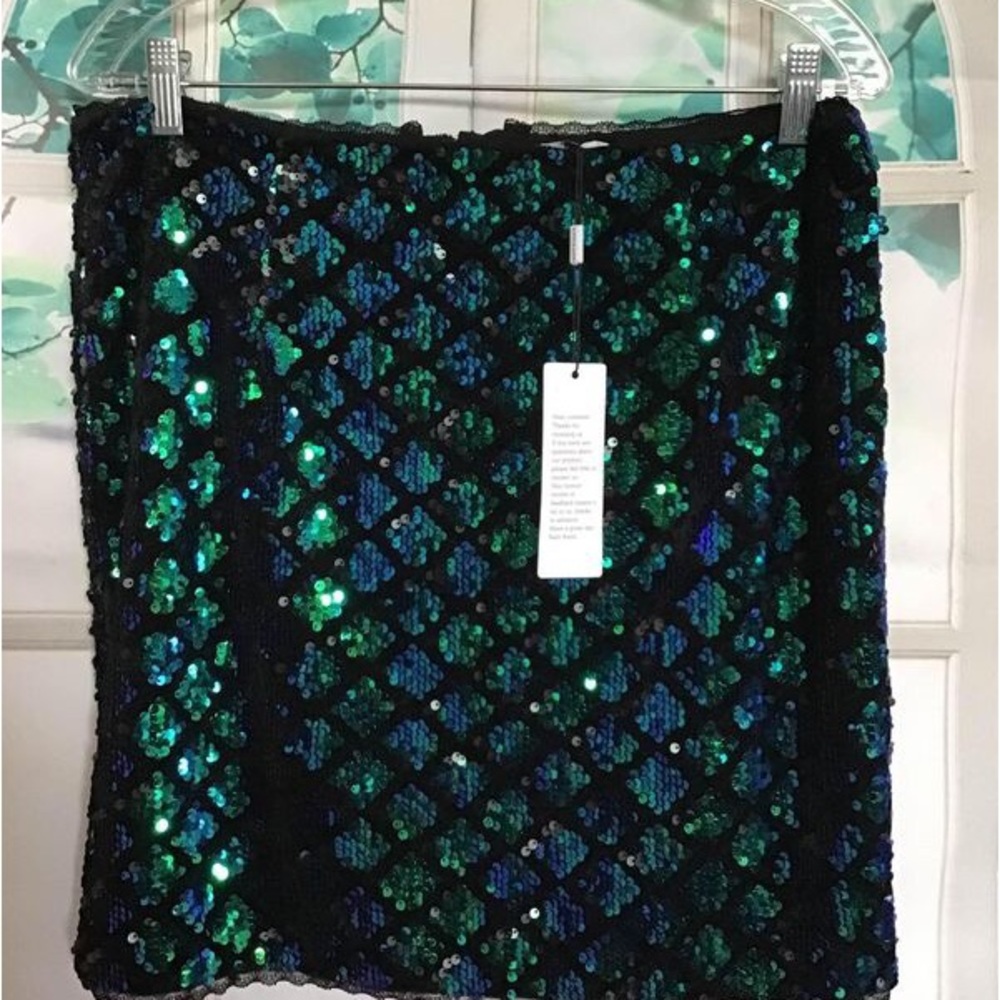 Ladies size 2X sequence skirt NEW